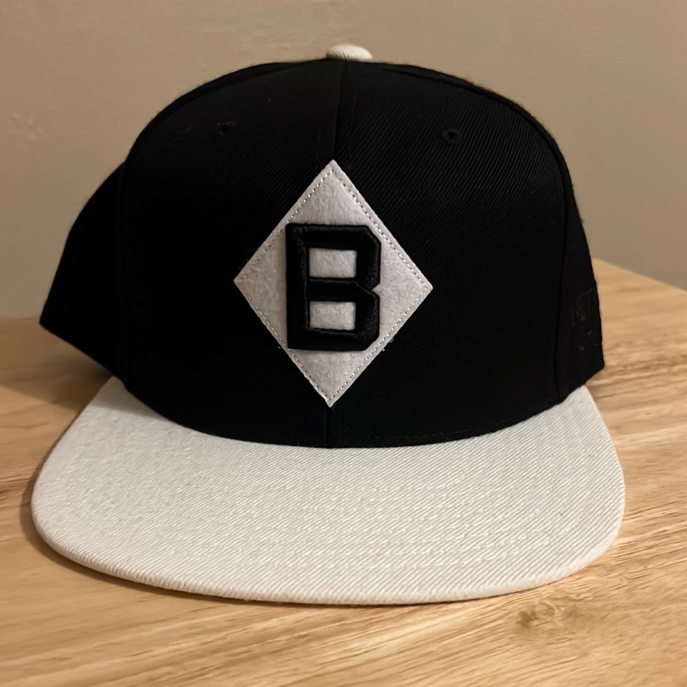 Vintage Mitchell and Ness snapback hat